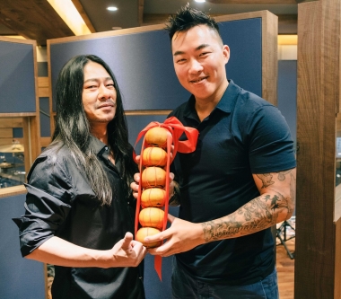 體育界好手郭泓志、 陳傑憲、張志豪熱血獻聲！乱彈阿翔送上八仙果探班打氣