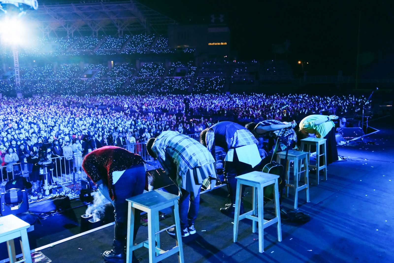 6五月天「Mayday Just Rock It!!!“藍 BLUE”」在桃園國際棒球場嗨唱11場今完美落幕.jpg