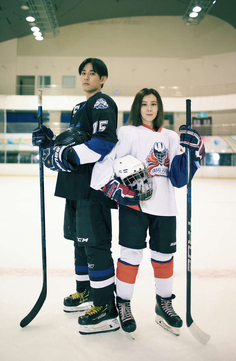 2白安和徐鈞浩在〈白色〉 為MV練溜冰刀.jpeg