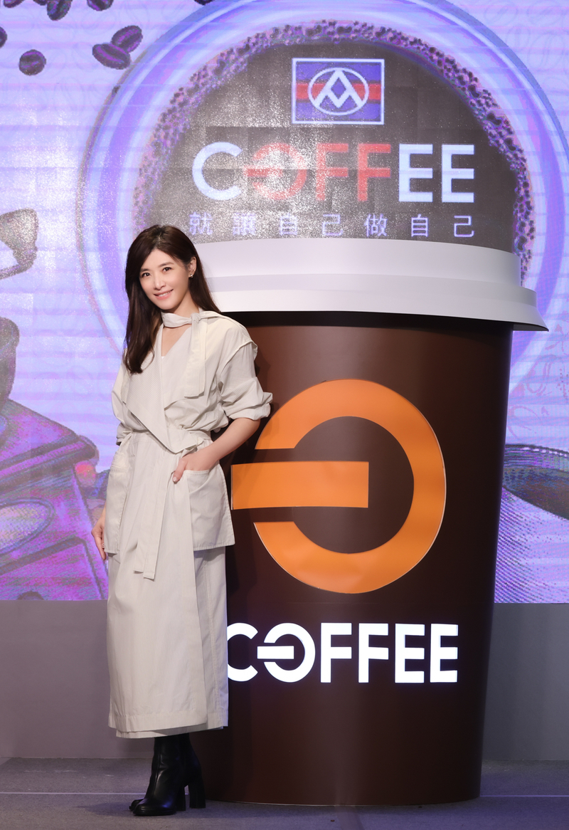 1蘇慧倫受邀成為全聯OFF COFFEE首位代言人，今記者會上化身最美杯緣子.jpg