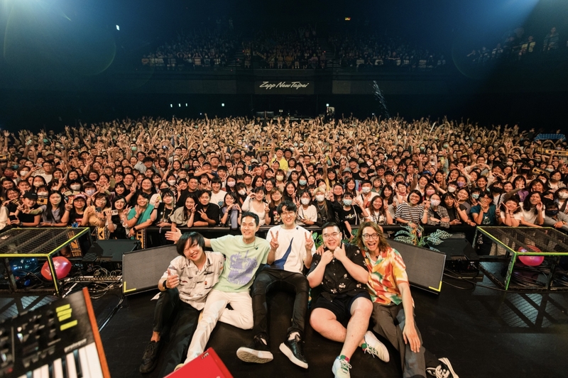 圖04：宇宙人在《2023 夏季巡迴演唱會》台北首場帶來精彩演出。（相信音樂提供）.jpg