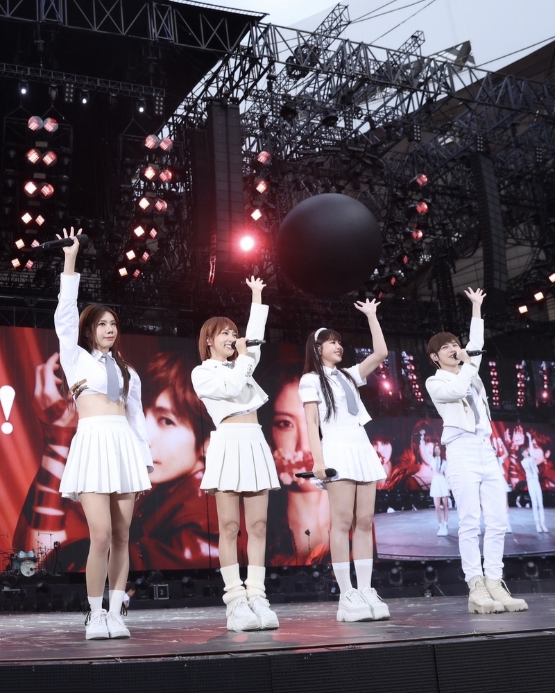 15溫妮 WINNI、小魏魏嘉瑩、琳誼 Ring、小V郁采真所組成的「BOOM！怪物星人」31日再度重返鳥巢擔任開場嘉賓.JPG
