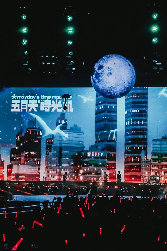 3五月天《回到那一天》25週年巡迴演唱會，從舞台到曲目緊扣25年來的音樂軌跡.jpg