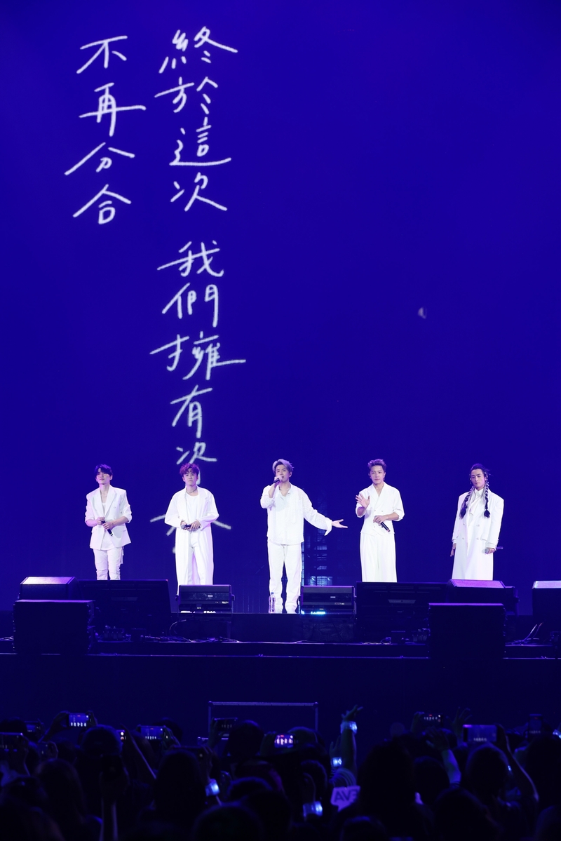 3冠軍新曲〈分合〉全場大合唱.jpg