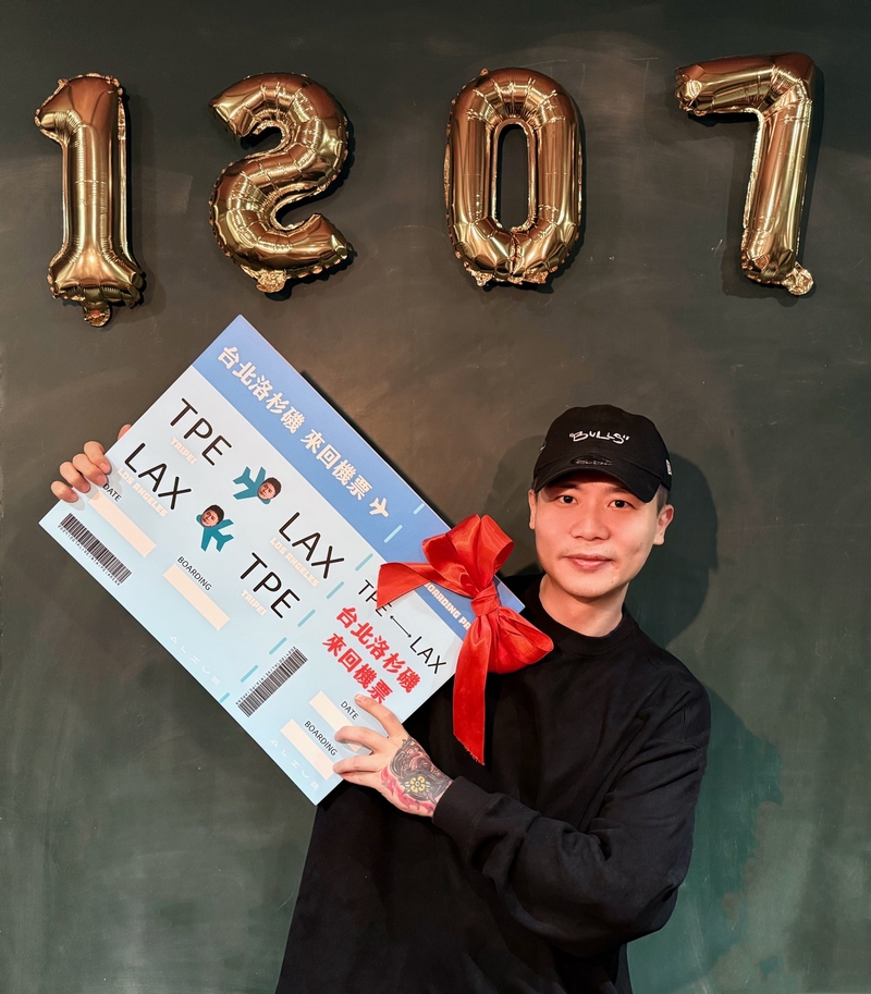 2公司送上蕭秉治最愛的城市-洛杉磯來回機票，讓他明年可好好休息充電.jpg