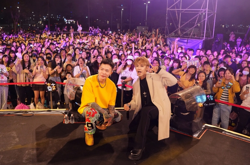 2GX感受粉絲的聖誕幸福和好運.jpeg