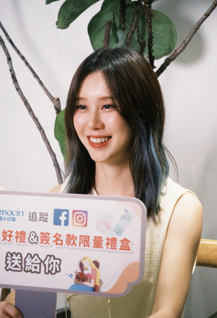 5白安陪伴小甘菊多年 感覺就像不可或缺的溫暖朋友.jpg
