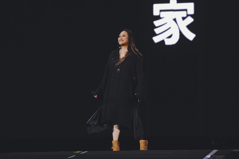 圖02：經典情歌〈家家酒〉、〈命運〉堪稱「耐聽神曲」，成為尾牙指定曲目。（相信音樂提供）.jpg