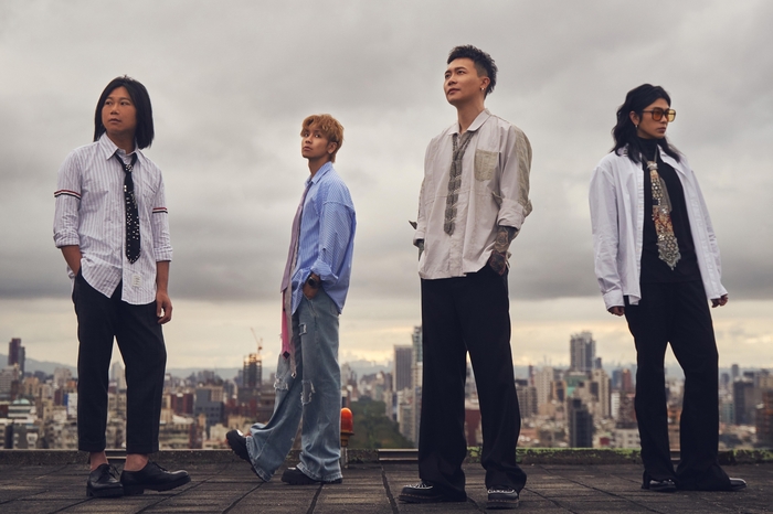 2蕭秉治〈勝利人生〉，五月天瑪莎，麋先生聖皓，鼓鼓呂思緯助陣成團演出.jpg