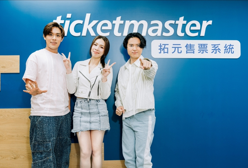 圖02：告五人過年休息片刻，馬不停蹄啟程錄音，全力投入演唱會、新專輯籌備工作。（相信音樂提供）.jpg