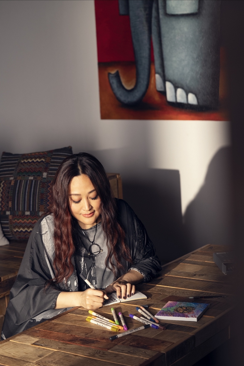 圖02：首波先行曲〈月不落〉即將率先登場，4月18日正式上架。（相信音樂提供）.jpg