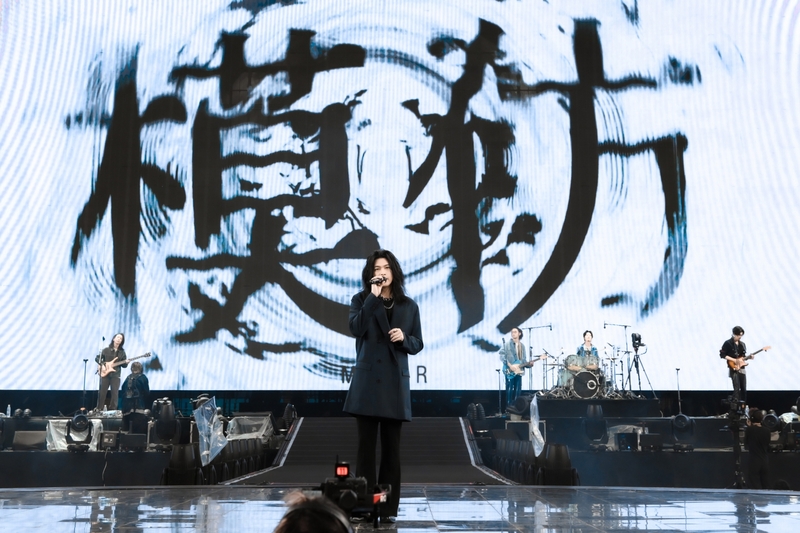 14杭州最後一場演唱會由金曲樂團麋先生MIXER擔任開場嘉賓.jpg