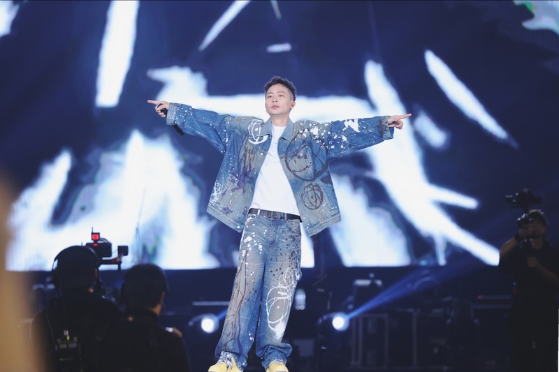 1蕭秉治8月23日《活著 Alive》高雄巨蛋門票完售再加開兩區.jpg