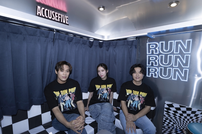 圖05：【Run, Run, Run! 傻瓜唱片行】POP-UP行動車，會跟著告五人一同巡演。（相信音樂提供）.jpg