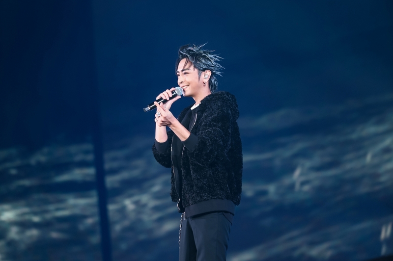 10Toro重現20年前〈暴風雨〉MV服裝及場景 更掀起全場大合唱.jpg
