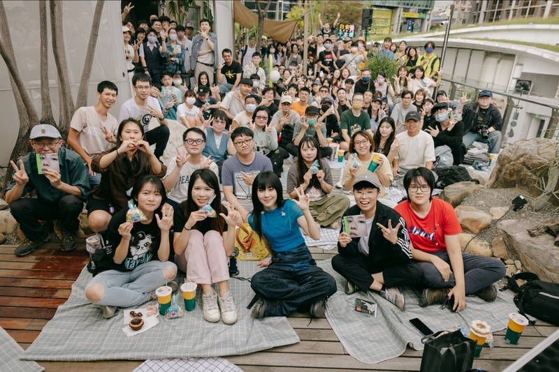 6白安邀歌迷一起「路邊野餐」 寵粉準備野餐墊、餐點一起席地而坐共度午後.jpg