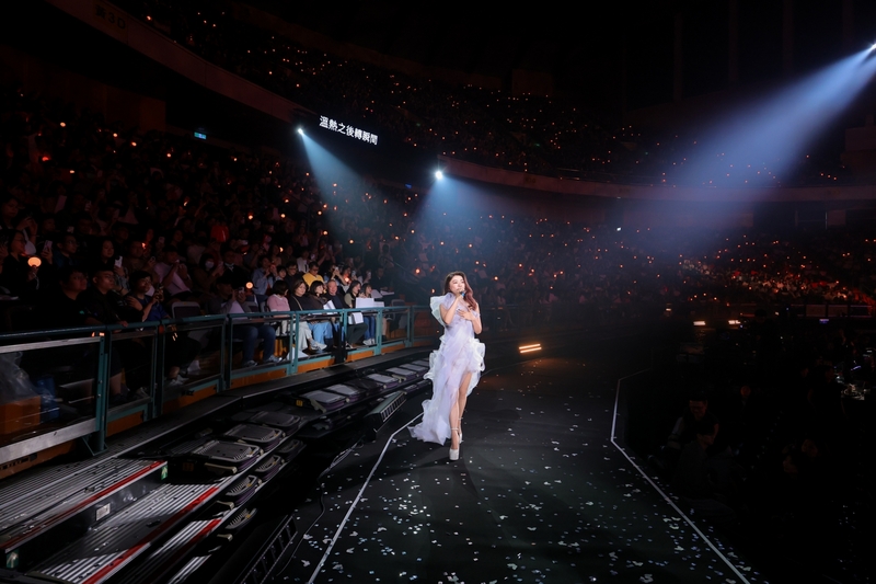 10丁噹環場小巨蛋 與粉絲零距離.jpg