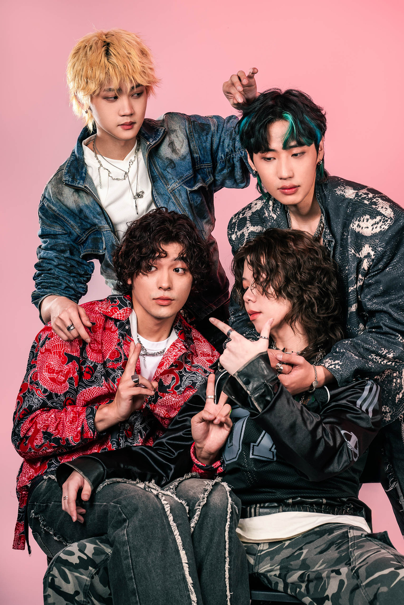 前左主唱 FAMA,前右鼓手魏大寶,後左吉他手_詞曲創作_團長小葵.bass手漢堡.jpg