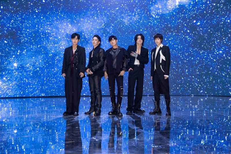 1周杰倫、言承旭、吳建豪、周渝民、五月天阿信〈恆星不忘Forever Forever〉MV創下不到二天破千萬觀看次數.jpg