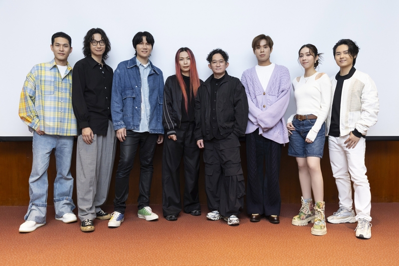 圖01：平安夜最療癒的應援！宇宙人、Tizzy Bac、告五人排除萬難齊聚彰基　用歌聲致敬第一線白衣天使。（相信音樂提供）.jpg