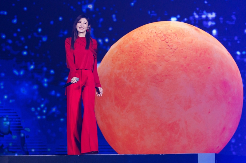 2蘇慧倫攜5米巨型月亮震撼登場 掀起滿滿回憶殺.jpg