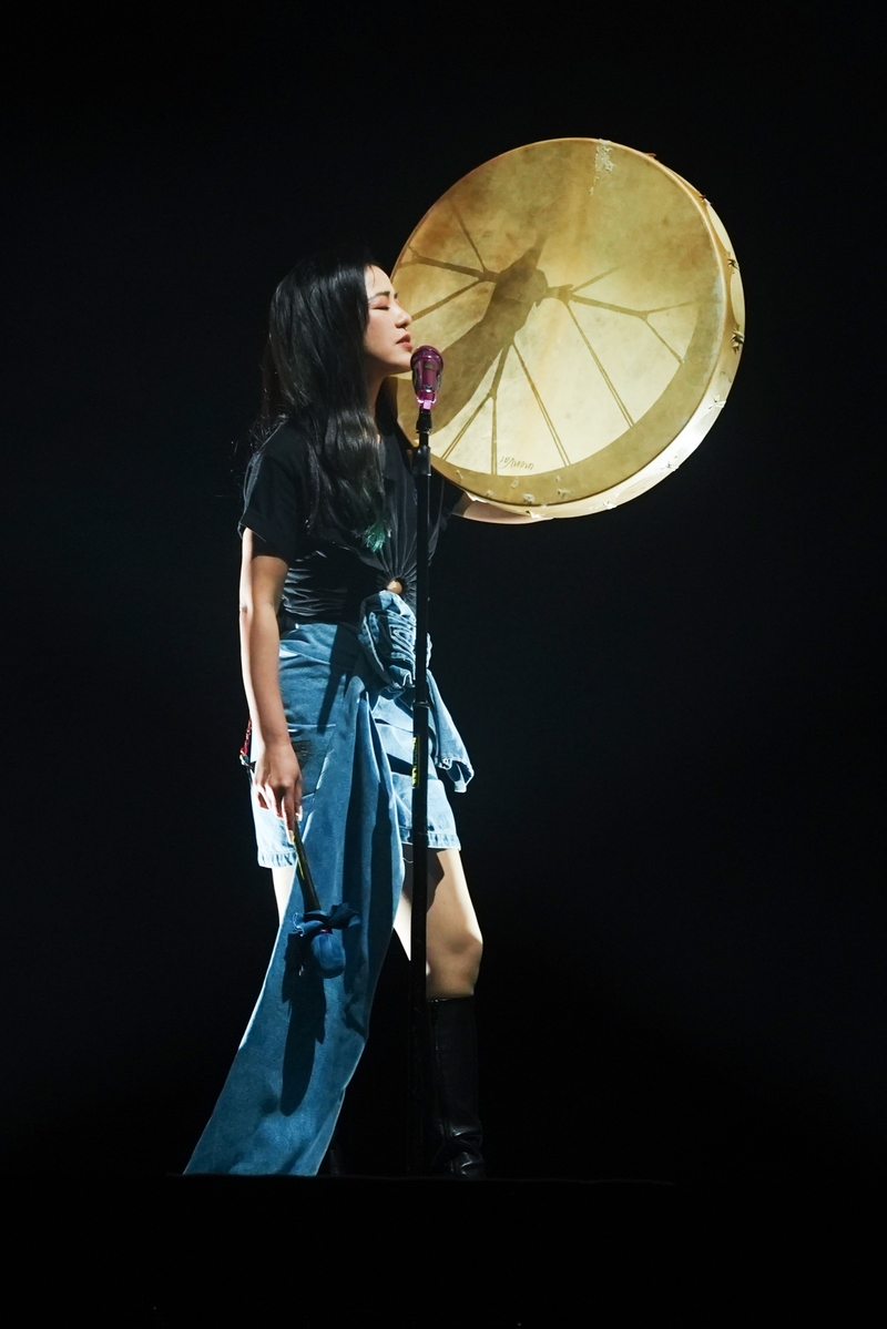 7丁噹帶來薩滿鼓演出，願歌迷敞開心胸彼此療癒.jpg