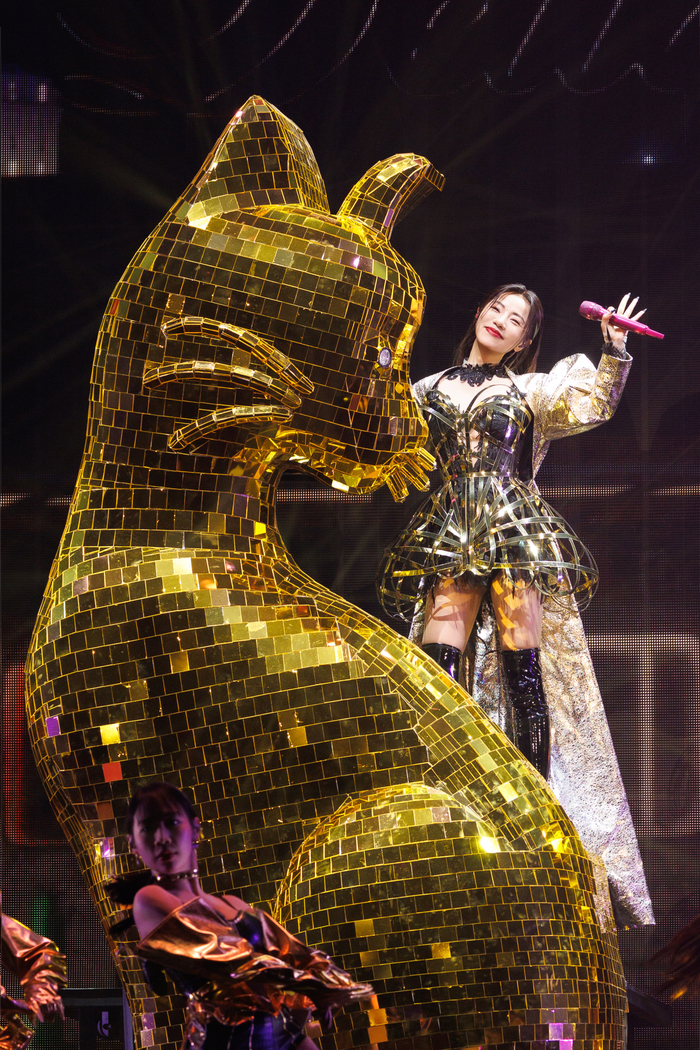 3丁噹登3.5米巨型夜貓閃亮登場  金光閃閃開啟高雄《夜遊》不夜城.jpg