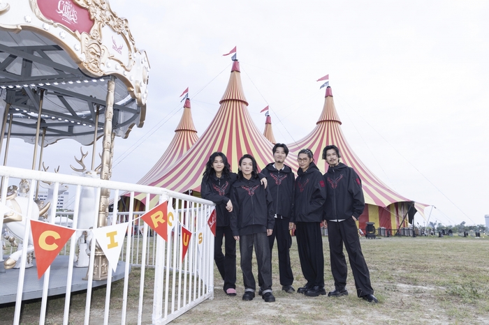 圖06：麋先生〈大馬戲團 CircUs Max〉2026馬戲團運動嘉年華遊樂園地腹地約22500平方公尺、堪比三座足球場大小，現場有旋轉麋鹿、超夢幻拍貼機、拍照亭等。（相信音樂提供） .jpg