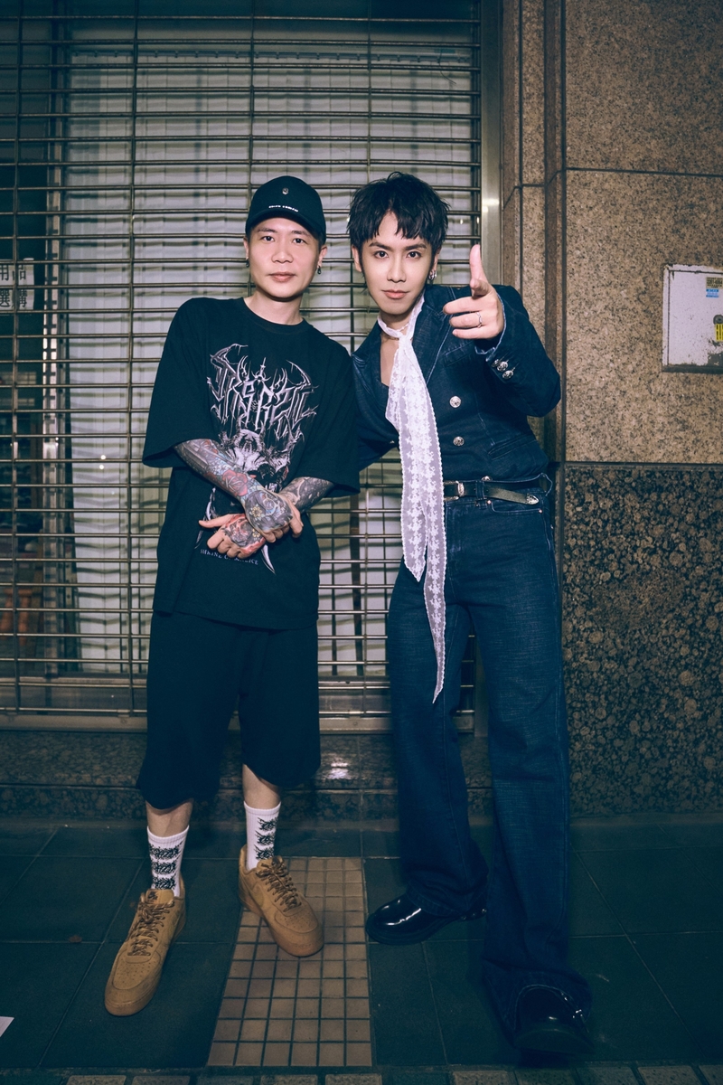 2鼓鼓與好兄弟蕭秉治共同創作 量身打造〈原諒我離開〉 .jpg