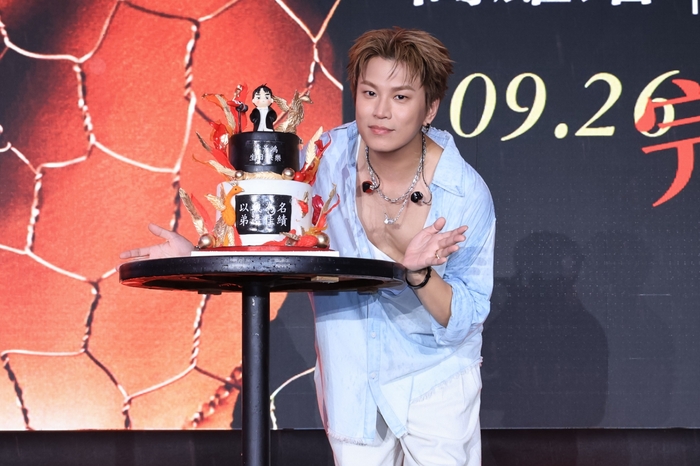 6歌迷驚喜準備生日蛋糕 祝福蕭景鴻弟造佳績.jpg
