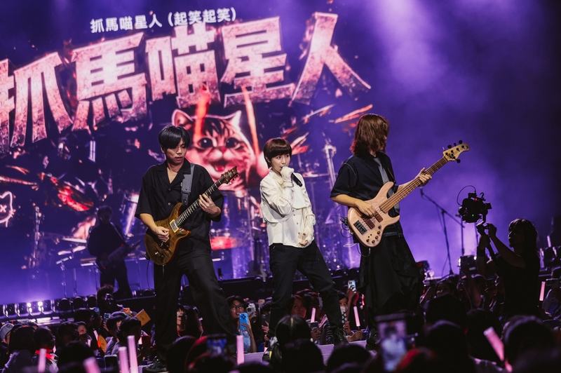 1小魏魏嘉瑩演唱會獻上新曲〈抓馬喵星人〉.jpg