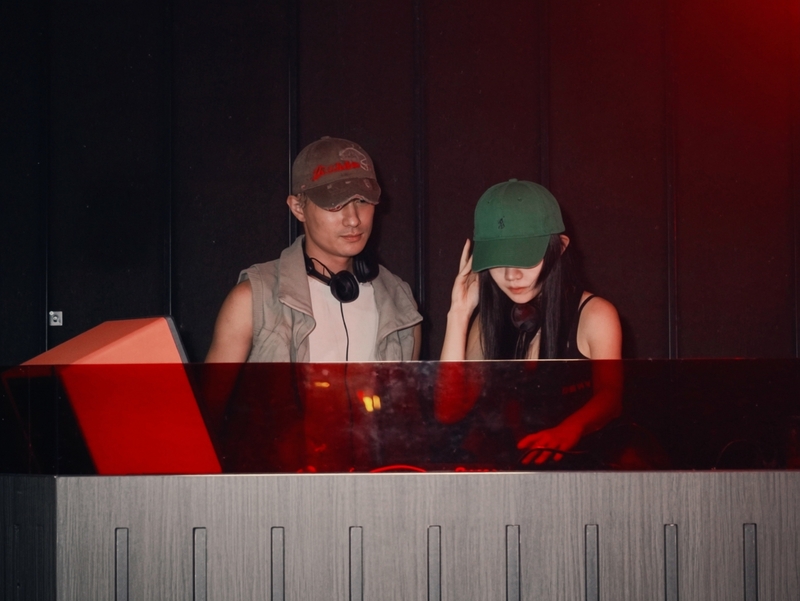4從〈星期八〉MV到真實舞台 白安首度攜手 DJ Ao Wu 共演.JPG