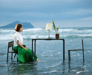 「愛到不要命」變「拼得不要命」丁噹敬業鐵娘子驚險上演「失明記」