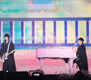 五月天攜「Mayday 2019 Just Rock it! “藍|BLUE”」五度征服上海虹口足球場