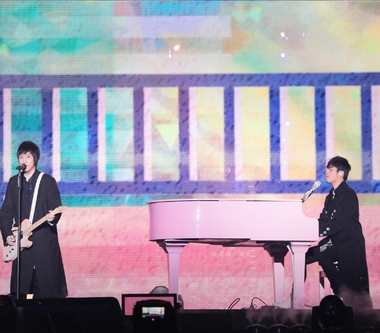 五月天攜「Mayday 2019 Just Rock it! “藍|BLUE”」五度征服上海虹口足球場