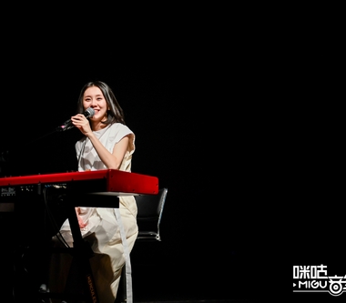 白安廣州個人專場連唱18首 豪華歌單現唱作實力