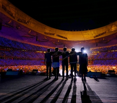 「華人第一天團」五月天14場鳥巢最後一夜  〈憨人〉逼哭10萬歌迷淚