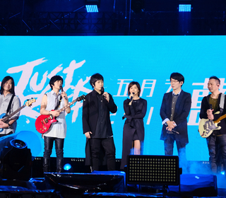天后孫燕姿助陣五月天 「最完美陣容」首場合唱〈第一天〉