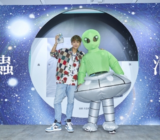 鼓鼓呂思緯穿越蟲洞分享新歌「平行時空」