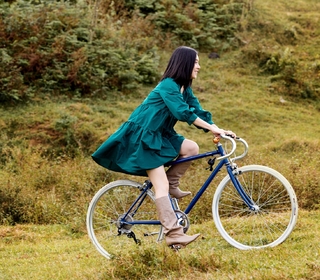 白安〈所愛之初〉傳達愛的原點  絕美秘境騎公路車