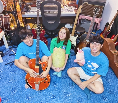 告五人「黑畫面之旅」第二季開催啦！「睡衣派對」私密上陣 揭密最新專輯內容！