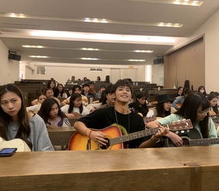 鼓鼓呂思緯前進吉他社 不僅人生首次團刷解鎖還捕獲實踐陳綺貞！