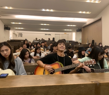 鼓鼓呂思緯前進吉他社 不僅人生首次團刷解鎖還捕獲實踐陳綺貞！