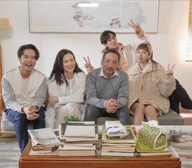 告五人〈唯一〉MV力邀大師兄五月天石頭、紀培慧強強聯手飆戲 驚嘆：何德何能！