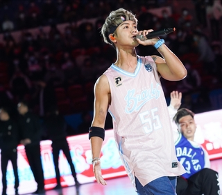 鼓鼓呂思緯圓籃球夢受邀開球樂當球迷 「全明星」游泳表現出色網讚飛魚鼓