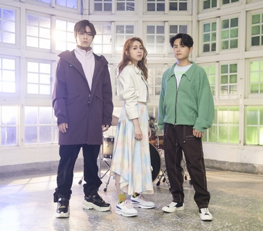 告五人〈同樣一個你〉金鐘視帝藍葦華、最佳新人李沐 同台飆戲助陣MV！