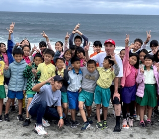 陳布朗 ✕ 鼓鼓呂思緯拾回最純粹的快樂〈去當一個海邊長大的孩子吧〉激發童心