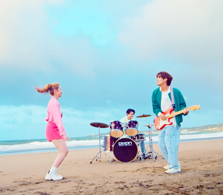 告五人代言調酒 海邊拍主題曲〈Live A Little〉MV 展現及時行樂正能量