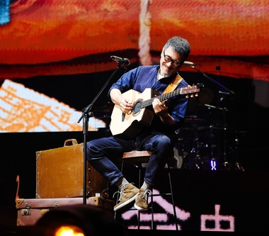 699天終於盼到李宗盛「有歌之年」演唱會 四度攻蛋帶著「新朋友」來見老朋友