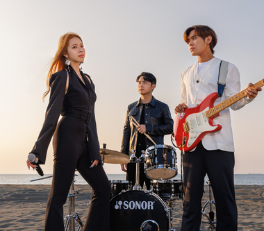 告五人新曲〈在未來的你跟我說聲嗨〉俐落正裝上身優雅魅力噴發！